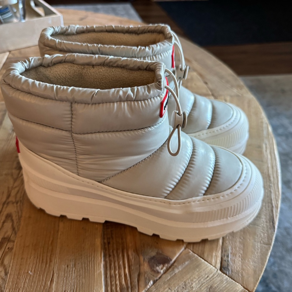 Hunter Beige Quilted Winter Boots with toggle closure